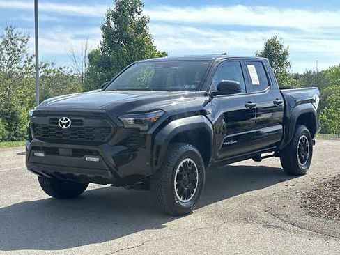 Used 2024 Toyota Tacoma TRD Off-Road AWD/4WD image 1