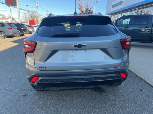 Used 2024 Chevrolet Trax RS w/ Driver Confidence Package image 4