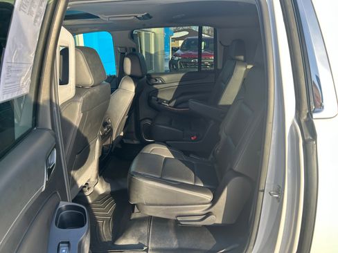 Used 2020 Chevrolet Suburban Premier image 32
