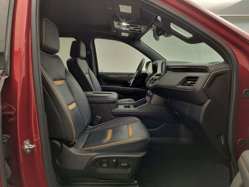 Used 2023 GMC Yukon XL AT4 w/ Technology Package AWD/4WD image 30