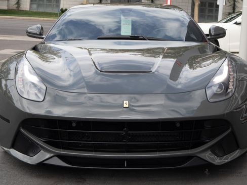 Used 2014 Ferrari F12 Berlinetta RWD image 9