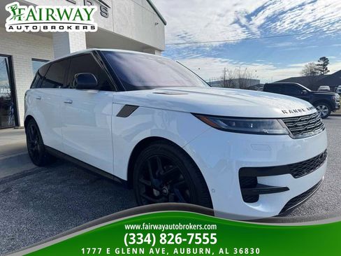 Used 2023 Land Rover Range Rover Sport SE image 4