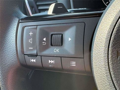 Used 2023 Nissan Rogue SV image 24