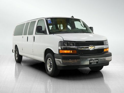 Used 2025 Chevrolet Express 3500 LT w/ LT Preferred Equipment Group RWD image 7