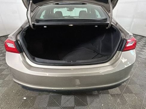 Used 2023 Chevrolet Malibu LT FWD image 28