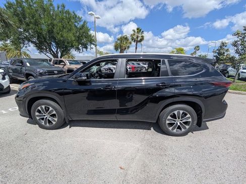 New 2026 Toyota Highlander XLE image 5