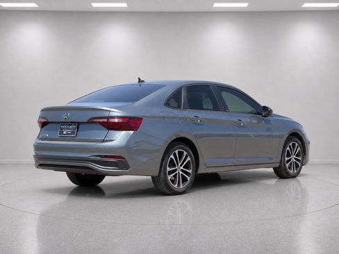 Used 2024 Volkswagen Jetta Sport FWD image 3