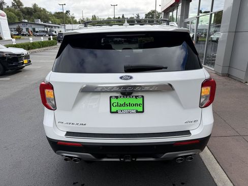 Used 2022 Ford Explorer Platinum w/ Equipment Group 601A AWD/4WD image 5