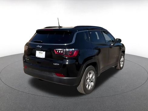 Used 2025 Jeep Compass Latitude AWD/4WD image 12