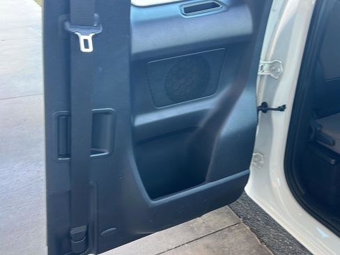 Used 2016 Toyota Tacoma SR image 15