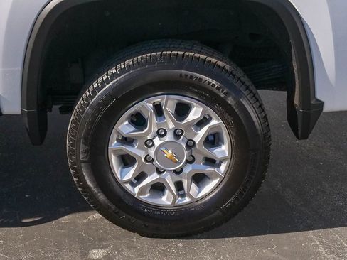 Used 2024 Chevrolet Silverado 2500 LTZ w/ LTZ Convenience Package image 6