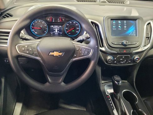 Used 2018 Chevrolet Equinox LT image 22