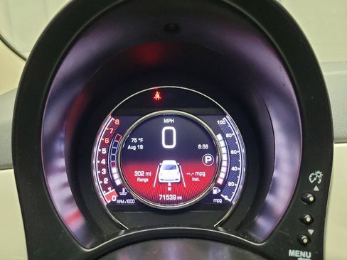 Used 2018 FIAT 500 Lounge image 23