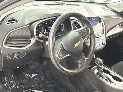 Used 2024 Chevrolet Malibu LT FWD image 31