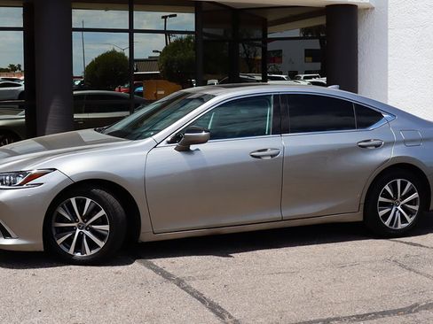 Used 2019 Lexus ES 350 FWD image 4