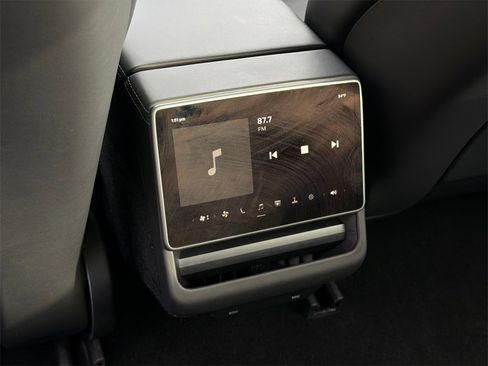 Used 2024 Tesla Model 3 Standard Range image 17