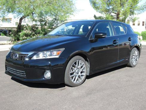 Used 2013 Lexus CT 200h image 2