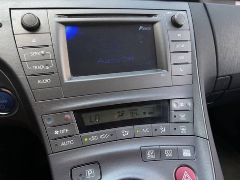 Used 2013 Toyota Prius Two FWD image 18