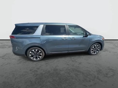 Used 2023 Kia Carnival EX FWD image 10
