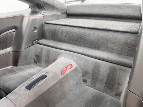 Used 2015 Porsche 911 GT3 RWD image 16