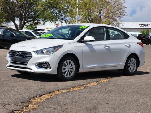 Used 2020 Hyundai Accent SEL FWD image 2