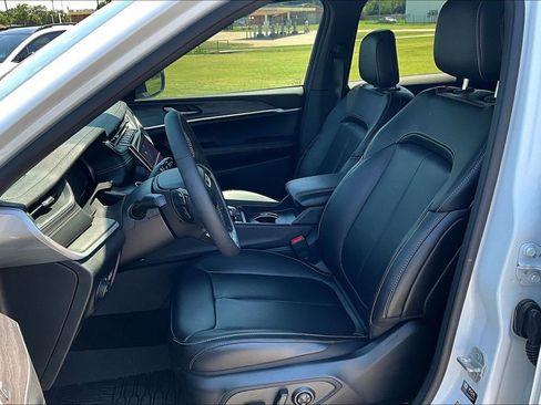 New 2025 Jeep Grand Cherokee Limited image 20