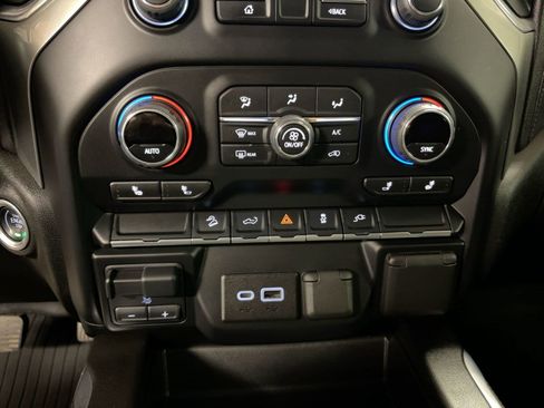 Certified 2022 Chevrolet Silverado 1500 LT Trail Boss w/ Convenience Package II image 17