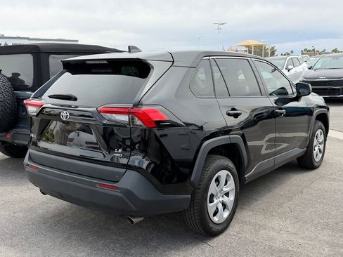 Used 2024 Toyota RAV4 LE AWD/4WD image 5