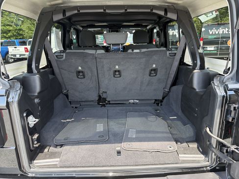 Used 2024 Jeep Wrangler Unlimited Rubicon AWD/4WD image 22