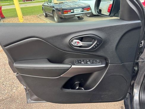 Used 2020 Jeep Cherokee Limited AWD/4WD image 24