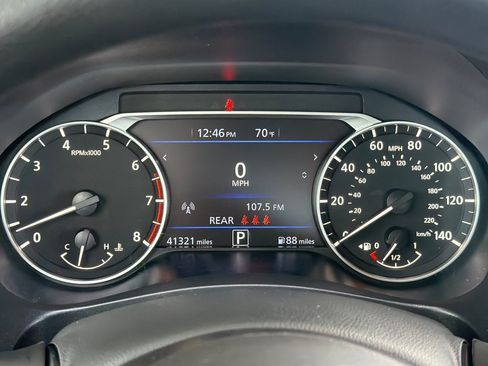 Used 2025 Nissan Altima 2.5 SV FWD image 25