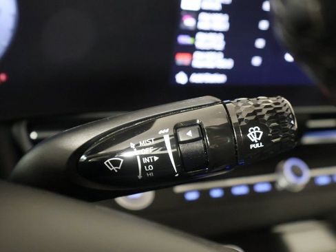 Used 2025 Hyundai Elantra Limited FWD image 41