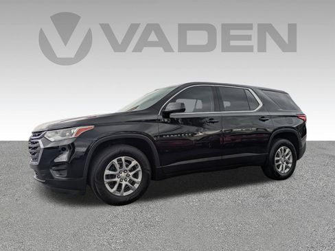 Used 2020 Chevrolet Traverse LS image 2