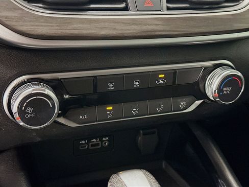 Used 2024 Nissan Altima 2.5 SV FWD image 23