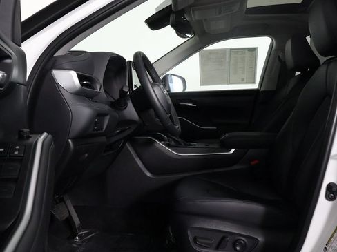 Used 2026 Toyota Highlander XLE AWD/4WD image 10