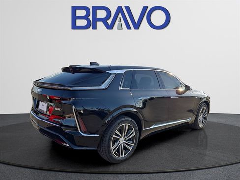 New 2025 Cadillac Lyriq Luxury image 4