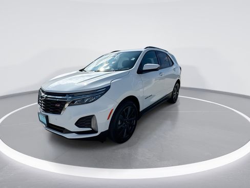 Used 2022 Chevrolet Equinox RS w/ LPO, Floor Liner Package image 4