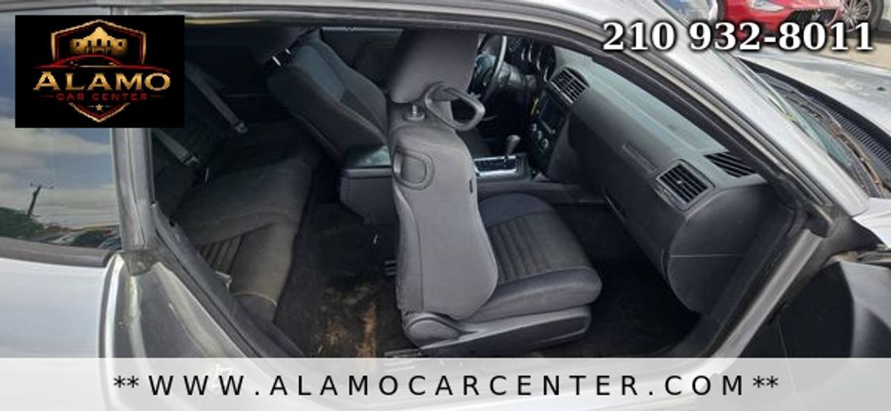 Used 2014 Dodge Challenger SXT RWD image 16