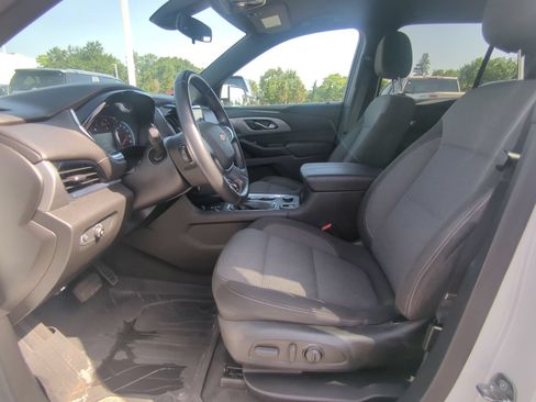 Used 2023 Chevrolet Traverse LT AWD/4WD image 16