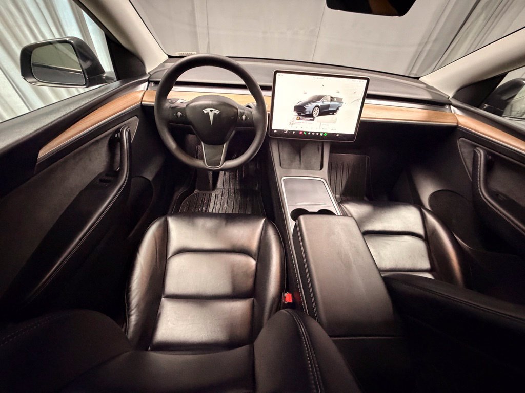 Used 2024 Tesla Model Y Long Range AWD/4WD image 12