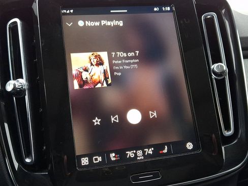 Certified 2025 Volvo XC40 B5 Plus image 18