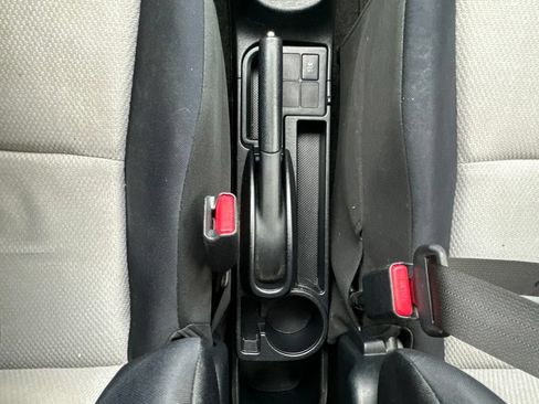 Used 2012 Toyota Yaris LE FWD image 8