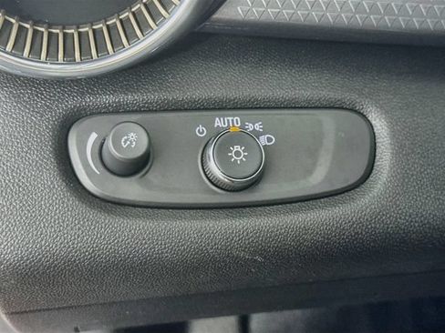 Used 2024 Chevrolet Trax ACTIV w/ Sunroof Package FWD image 20