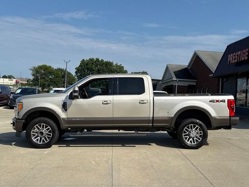Used 2017 Ford F250 King Ranch w/ King Ranch Ultimate Package AWD/4WD image 3