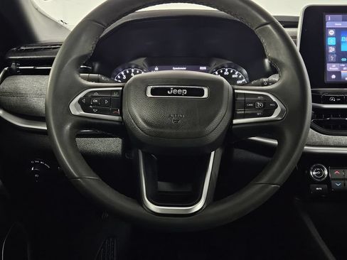 Used 2025 Jeep Compass Latitude AWD/4WD image 20