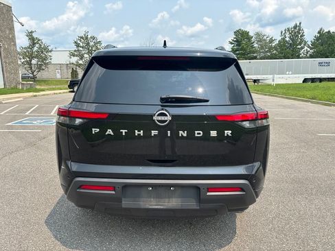 Used 2025 Nissan Pathfinder SV FWD image 6