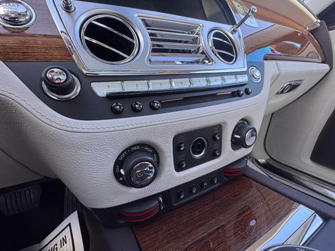 Used 2012 Rolls-Royce Ghost image 28