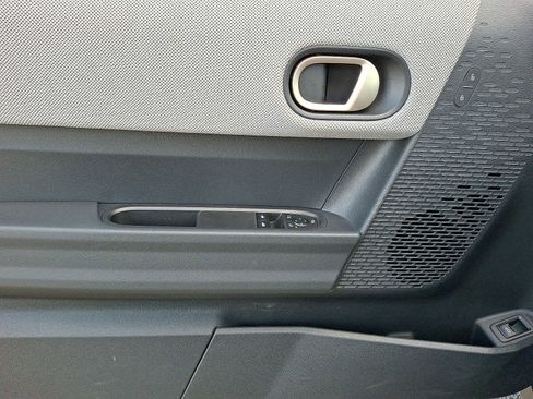 Used 2025 MINI Cooper 2-Door Hardtop image 12