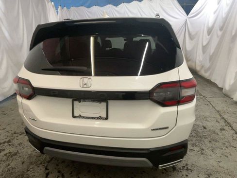 Used 2023 Honda Pilot Touring image 8