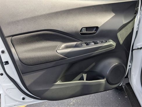New 2025 Nissan Kicks Play S image 11